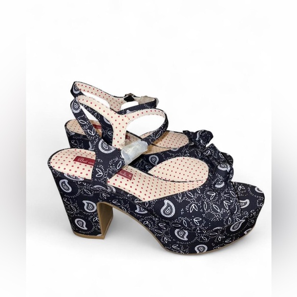 B.A.I.T Black & white paisley print block heel platform sandals 8 New w/o box - Picture 6 of 7